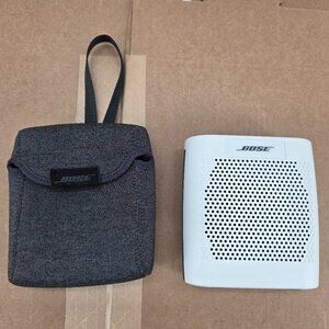Bose SoundLink Color white Model #415859 carrying case no cords
